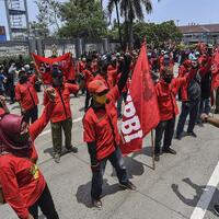 demo-buruh-dilarang-tapi-pilkada-jalan-terus-ini-kata-kontras