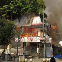 aksi-unjuk-rasa-tolak-omnibus-law-di-yogya-ricuh-massa-bakar-cafe-dan-motor