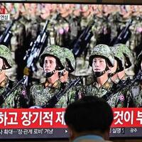 korea-utara-pamerkan-rudal-balistik-raksasa-baru-saat-parade-militer