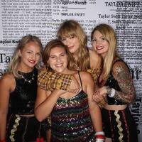 9-potret-taylor-swift-dengan-fans-nya-dekat-banget-seperti-keluarga