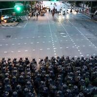 rakyat-versus-raja-gemuruh-revolusi-di-thailand