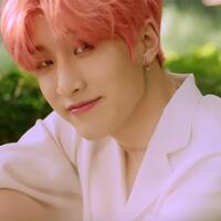 jinjin--astro--ungkap-alasannya-pilih-karier-sebagai-idol