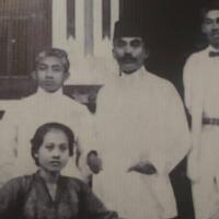 kisah-haji-sanusi-dan-liku-cinta-soekarno-dan-inggit-garnasih