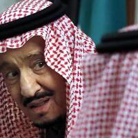 got-meluap-kondom-berserakan-di-jalan-habis-hujan-deras-di-tangerang