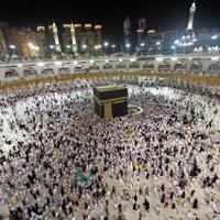 alhamdulillah-mulai-hari-ini-jemaah-umrah-asal-indonesia-berangkat-ke-tanah-suci