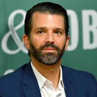 di-ambang-kekalahan-putra-trump-gaungkan-perang-total