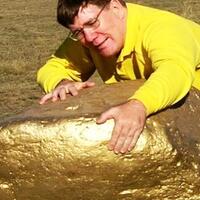 penemu-emas-27-kg-pria-australia-yang-beruntung