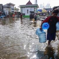 banjir-rob-tujuh-pemukiman-warga-di-jakarta-terendam