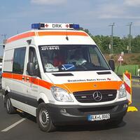 hebat--perempuan-driver-ambulans-rsdc-sempat-angkut-87-pasien-covid-sehari