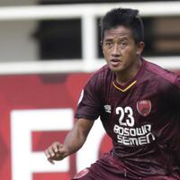 pesepak-bola-ini-mirip-bayu-gatra-diomelin-emak-ketika-bermain-tarkam