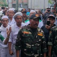 bubarkan-organisasi-radikal-paramiliter-fpi-dan-banser-nu