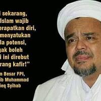 aksi-damai-tolak-fpi-di-surabaya-berujung-ricuh