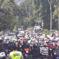 kasus-covid-19-melonjak-karena-warga-banyak-liburan-pada-agustus-oktober
