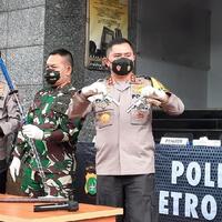 6-tewas-ditembak-4-pengikut-habib-rizieq-serang-polisi-di-tol-melarikan-diri