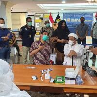 rizieq-shihab-jalani-quotswabquot-antigen-sebelum-diperiksa-hasilnya-negatif