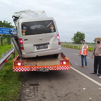 kecelakaan-maut-tol-cipali-ini-identitas-4-korban-tewas-penumpang-minibus