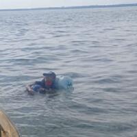 nekat-pria-berenang-dari-balikpapan-ke-malang-gunakan-2-galon-air-mineral