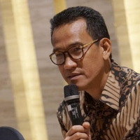 refly-harun-sebut-polisi-mencari-cari-pasal-untuk-menahan-habib-rizieq-shihab