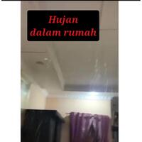 penampakan-kejadian-langka--hujan-di-dalam-rumah