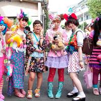 cuma-negara-jepang-yang-punya-tren-fashion-aneh-kaya-gini-yuk-kepoin-gansis
