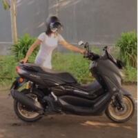 cewek-yang-bisa-standar-dua-sepeda-motor-termasuk-idaman-gak-gan