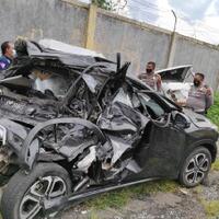 ini-penampakan-mobil-chacha-sherly-eks-trio-macan-yang-kecelakaan-di-tol