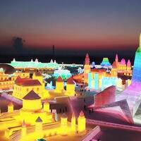china-bangun-kota-beku-dan-istana-warna-warni-dalam-festival-es
