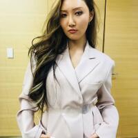 kelewat-seksi-pakaian-hwasa-mamammo-di-golden-disk-awards-kena-kritik-publik