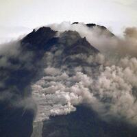 breaking-news--siang-ini-merapi-meletus-sangat-besar