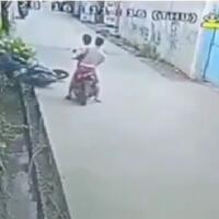 fokus-dan-berhati-hatilah-dalam-berkendara-jangan-sampai-bikin-celaka-seperti-ini