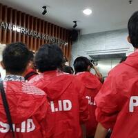 psi-satu-satunya-partai-yang-mati-matian-bela-ujaran-kebencian-dan-rasis-abu-janda