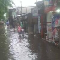 jakarta-hujan-banjir-rendam-permukiman-di-cengkareng