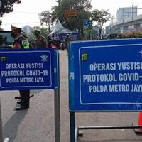 polisi-gelar-razia-protokol-kesehatan-dengan-denda-rp250-ribu