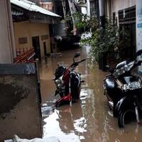 kawasan-kebon-pala-kampung-melayu-masih-terendam-banjir-tinggi-air-190-cm
