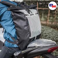 ransel-givi-buat-naik-motor-anti-air-muat-laptop-punya-kantong-basah