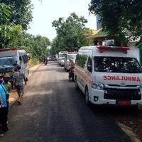 belasan-ambulans-disiapkan-di-lokasi-longsor-nganjuk
