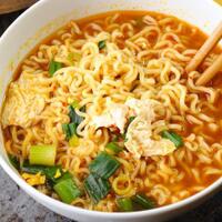 viral-video-sebungkus-mie-instan-dimakan-5-anggota-keluarga-pengunggah-sudah-biasa