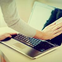 tips-membersihkan-laptop-dari-debu-dan-virus-covid-19