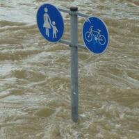 ratusan-warga-jaktim-terdampak-genangan-air-hujan-sejak-dini-hari-tadi