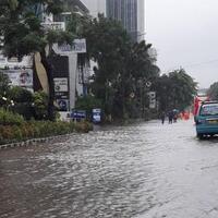 13-rw-di-dki-jakarta-terendam-genangan-hingga-700-mm