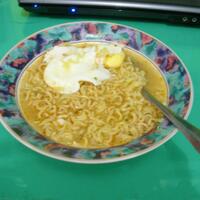 dapat-besek-mi-instan-indonesia-aktor-termahal-korea-kim-soo-hyun-pamer