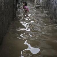 lewat-target-anies-sudah-6-jam-banjir-di-jakarta-belum-surut