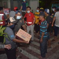 pmi-distribusikan-bantuan-logistik-ke-lokasi-terdampak-banjir