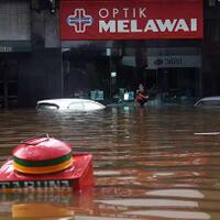 anies-baswedan-kunjungi-kemang-raya-banjir-kiriman-dari-hulu-kali-krukut