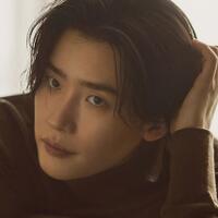 tampil-dengan-rambut-gondrong-lee-jong-suk-bakal-muncul-di-sekuel-film--the-witch