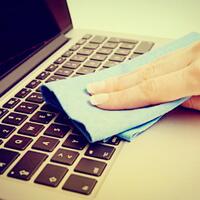 cara-membersihkan-laptop-bagian-luar-agar-seperti-baru