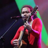 sudah-tau-vokalis-payung-teduh-perkenalkan-mohammad-istiqamah-djamad