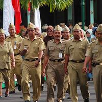 thr-dan-gaji-ke--13-pns-tahun-ini-tak-dipotong-lagi-lihat-berapa-besarannya