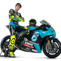 valentino-rossi-dengan-tampilan-livery-petronas-yamaha