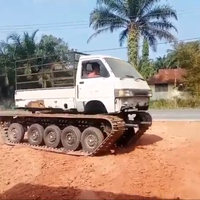 mobil-pickup-ini-dipasangi-ban-tank